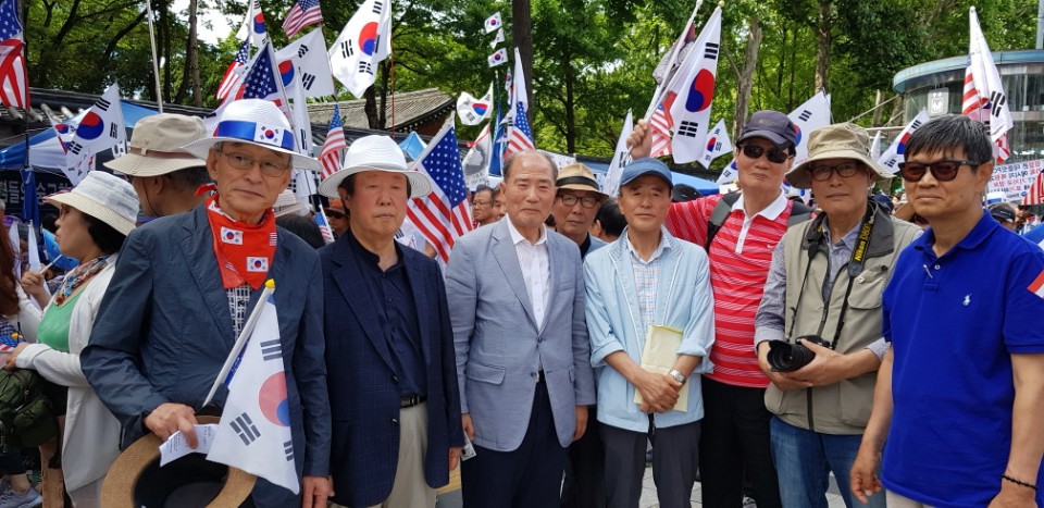 더블클릭을 하시면 이미지를 수정할 수 있습니다