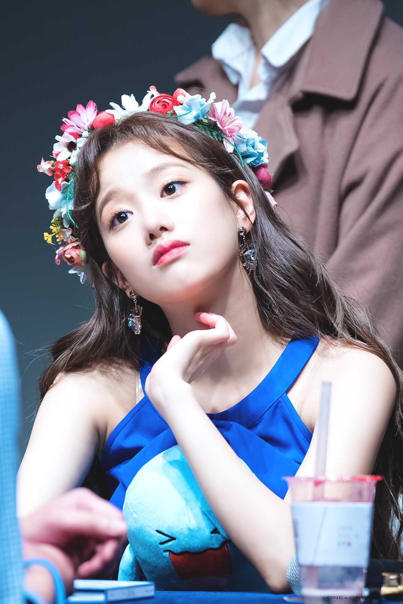 화관쓴 에이프릴 나은이.jpg | 인스티즈
