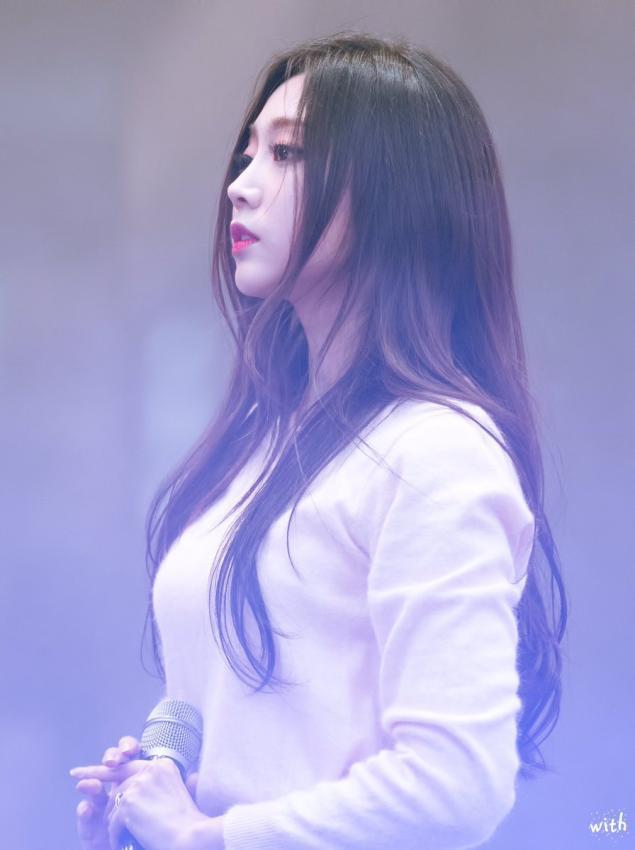 ㄹㅇ루다가 개쩌는 러블리즈 지수의 콧대.jpgif | 인스티즈