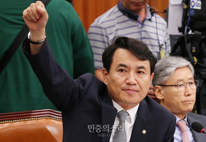 남북정상회담 때 퓨마가 실검 차지해 사살? 국감서 '황당 주장' 펼친 김진태 | 인스티즈