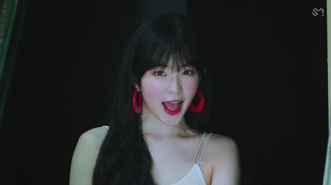 레드벨벳 신곡 뮤비속 아이린.gif | 인스티즈