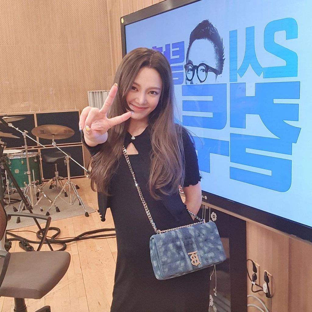 99E22E355F22DF4E2BAC02