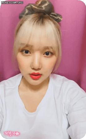 일요일 밤 Vlive로 찾아온 여자친구 예린이.gif | 인스티즈