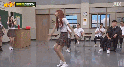  태국에서 유행하는 춤 보여준 리사.gif | 인스티즈