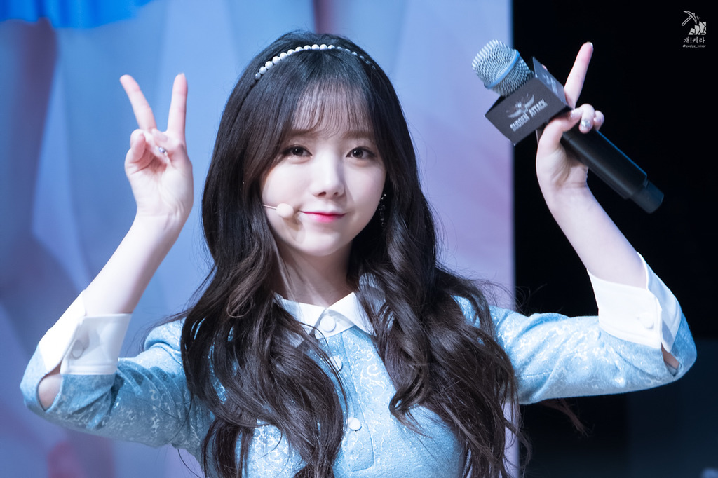 [러블리즈] 밥도 먹고 난로가에 앉으니 자연스레 졸음이 쏟아져서 케이 | 인스티즈